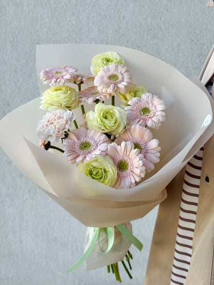 "Creme Brûlée" Art Bouquet