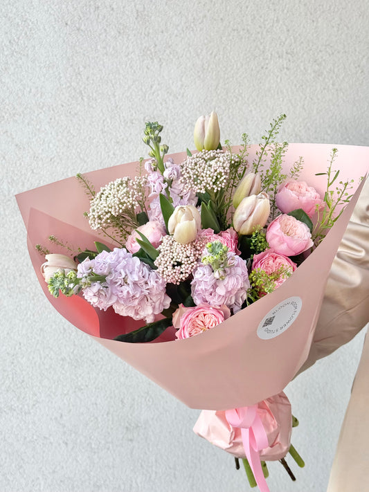 "Bloom Baby Bloom" Art Bouquet – BloomRoom.ee, fresh flowers in Tallinn
