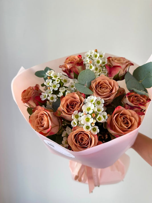 9 "Cappuccino" Roses – BloomRoom.ee, fresh flowers in Tallinn