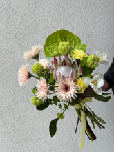 Load image into Gallery viewer, Exotic Grand Bouquet+ gift+ delivery
