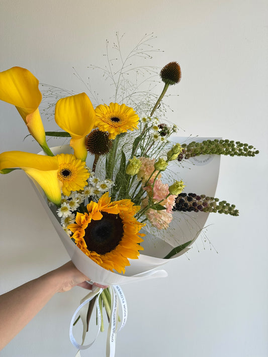 "Milky Way" Art Bouquet – BloomRoom.ee, fresh flowers in Tallinn
