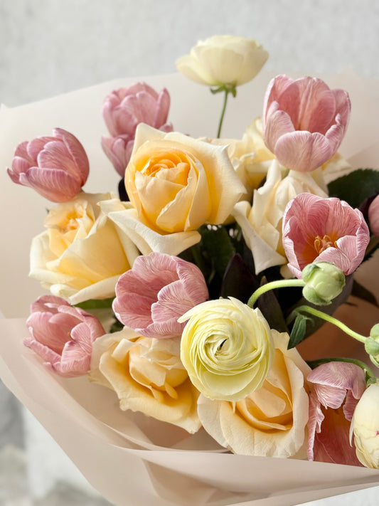 “Creme De La Creme" Grand  Bouquet – BloomRoom.ee, fresh flowers in Tallinn