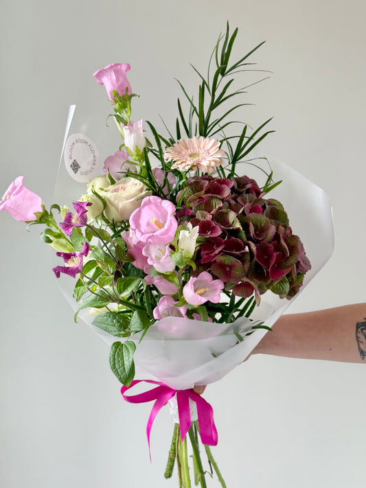 "No More Drama" Art  Bouquet – BloomRoom.ee, fresh flowers in Tallinn
