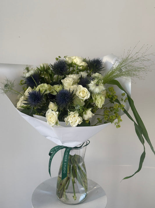 "Magnetic attraction” Art Bouquet – BloomRoom.ee, fresh flowers in Tallinn