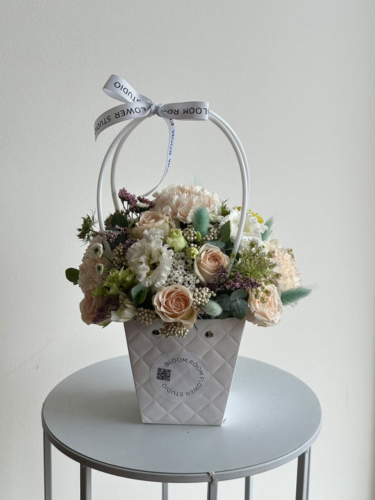 "Hold me tender" Mini Flower Bag – BloomRoom.ee, värsked lilled Tallinnas