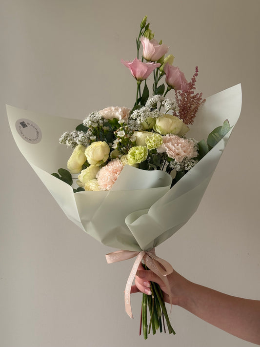 "Give me soft mornings” art bouquet – BloomRoom.ee, fresh flowers in Tallinn