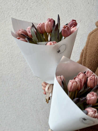 13 "Brownie" tulpi kimpud elegantsetes pakendites | Элегантные букеты 13 "Brownie" тюльпанов | Elegant bouquets of 13 "Brownie" tulips