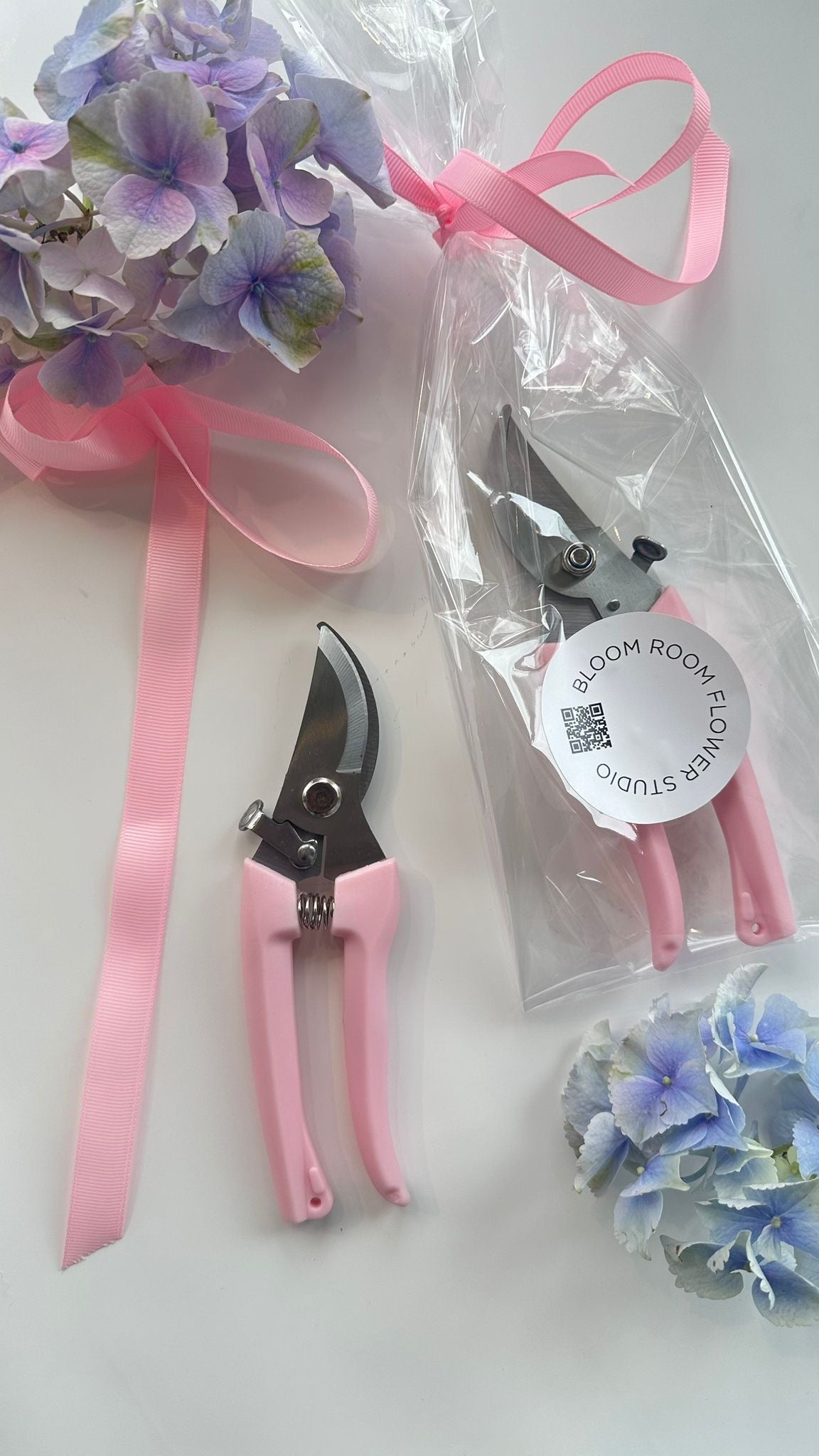 Pink Floral Pruners