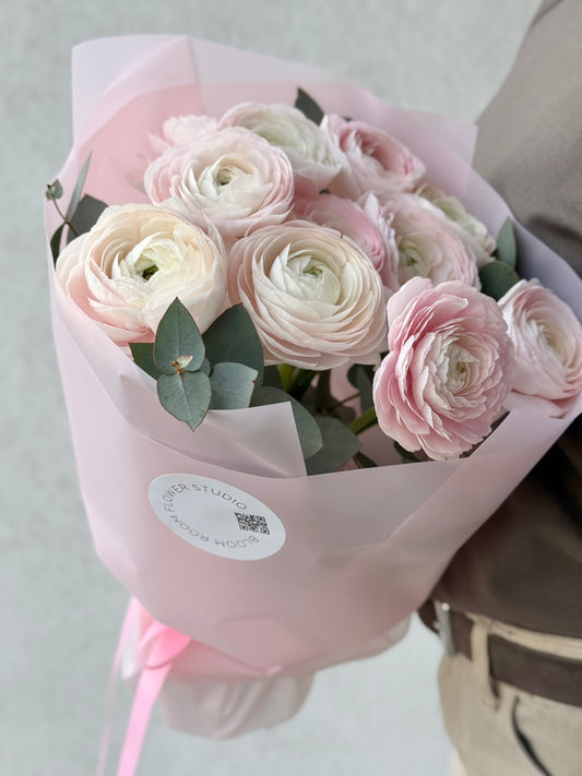 "Like A Virgin" Art Bouquet – BloomRoom.ee, fresh flowers in Tallinn