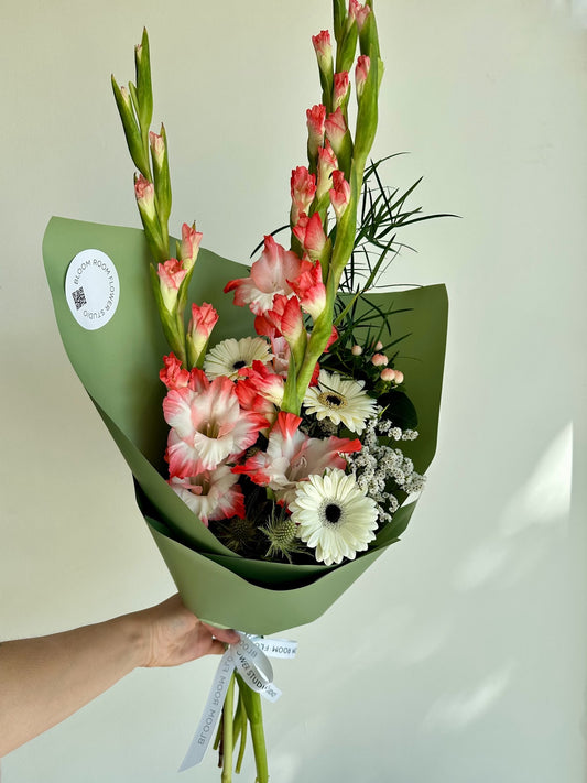 "Hide and seek” Art Bouquet – BloomRoom.ee, fresh flowers in Tallinn