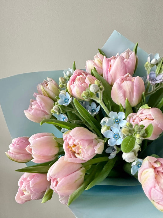"Pink Clouds" Midi Bouquet – BloomRoom.ee, fresh flowers in Tallinn