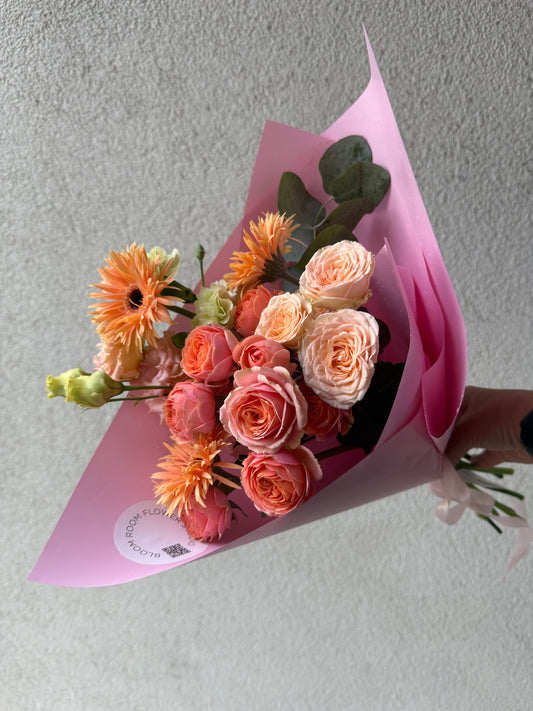 “Peachy mood”  Art Bouquet – BloomRoom.ee, värsked lilled Tallinnas