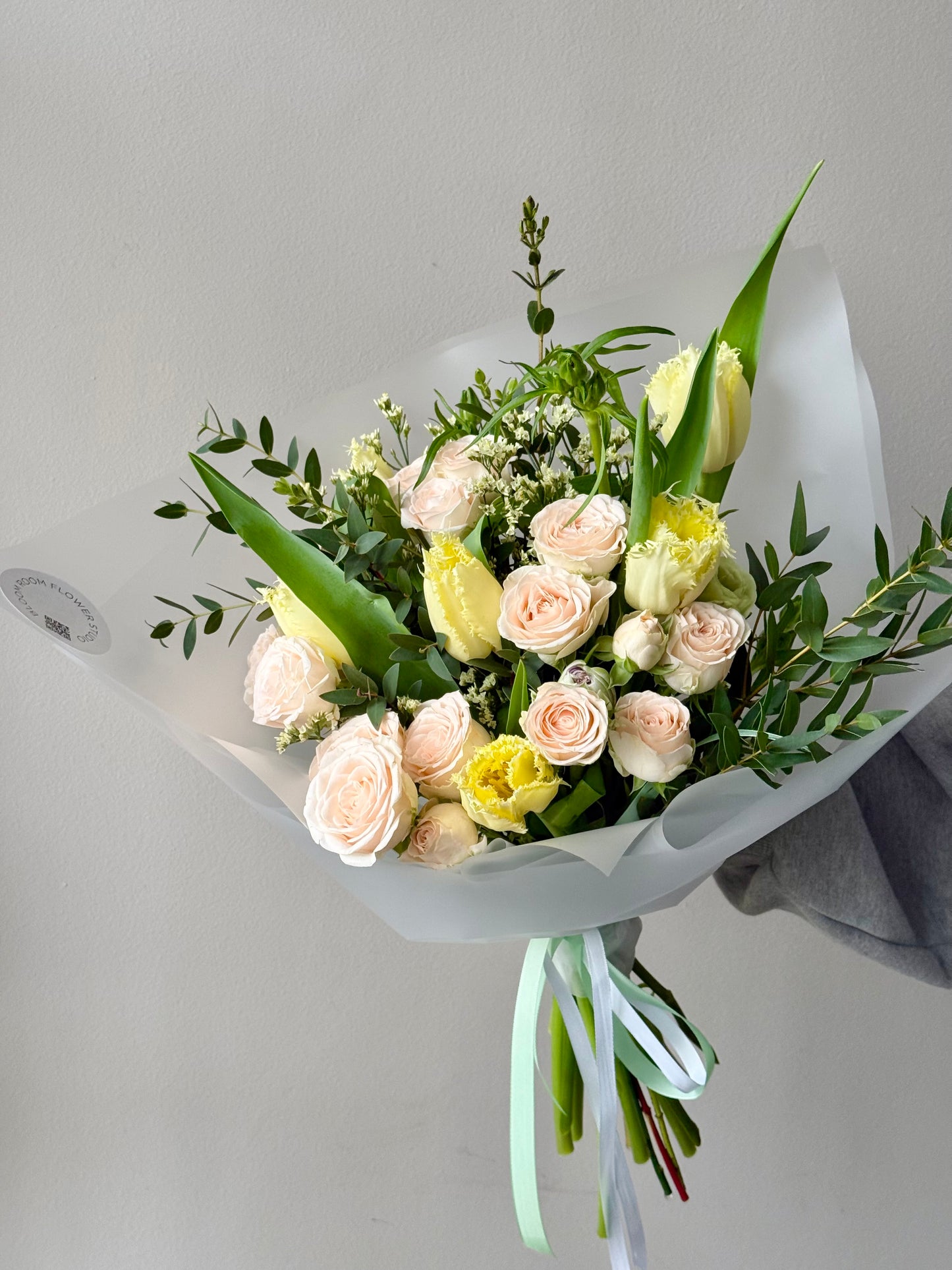 Limoncello Spritz kimp rikkalikud Sofia roosi ja tulbiga | Лимончелло Спритц букет с розами и тюльпанами | Limoncello Spritz Bouquet with roses and tulips