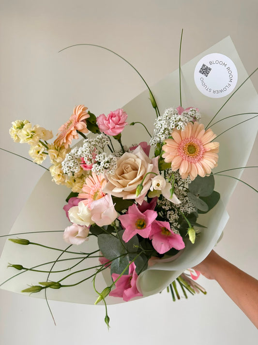 "You like to move it” Art Bouquet – BloomRoom.ee, свежие цветы в Таллине