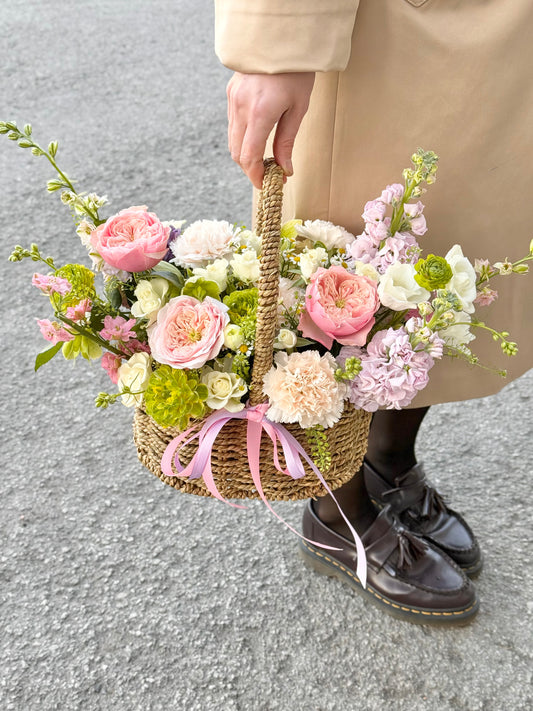 Flower Basket with spring mix flowers – BloomRoom.ee, fresh flowers in Tallinn