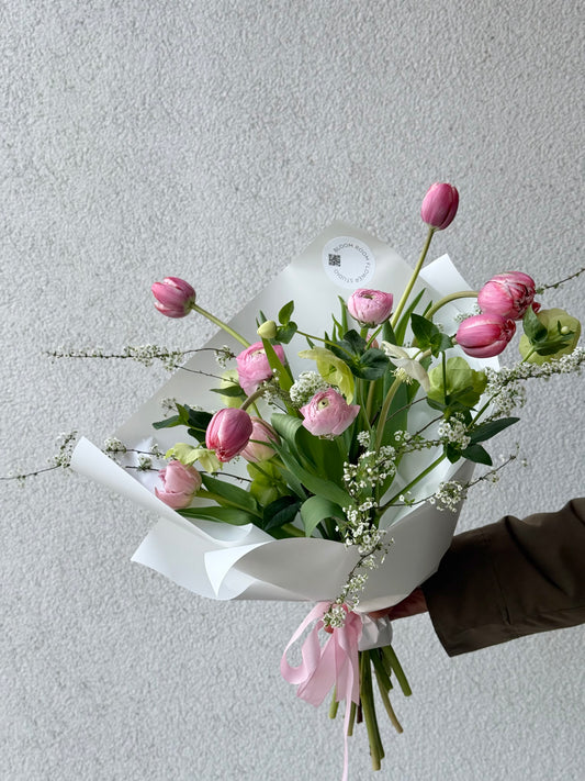 "Emely in Paris"  Art  Bouquet – BloomRoom.ee, fresh flowers in Tallinn