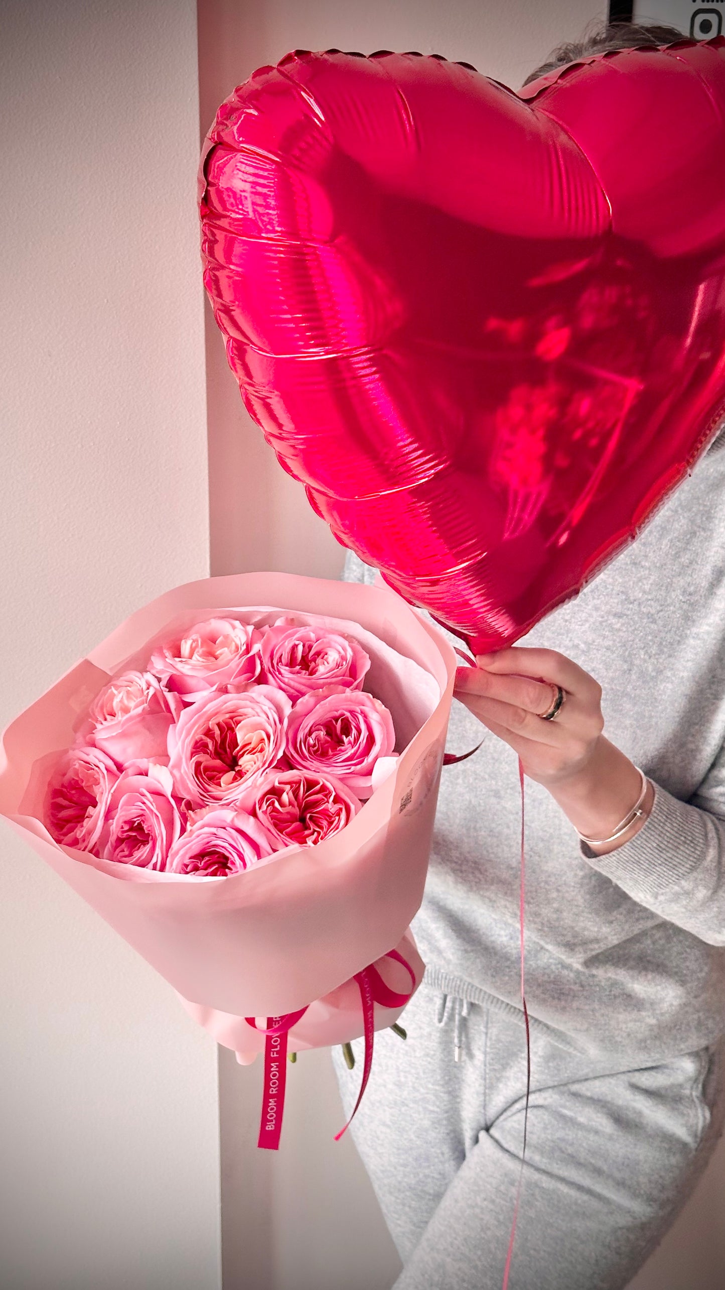 "Pink Sugar" with 9 Garden Peony Roses