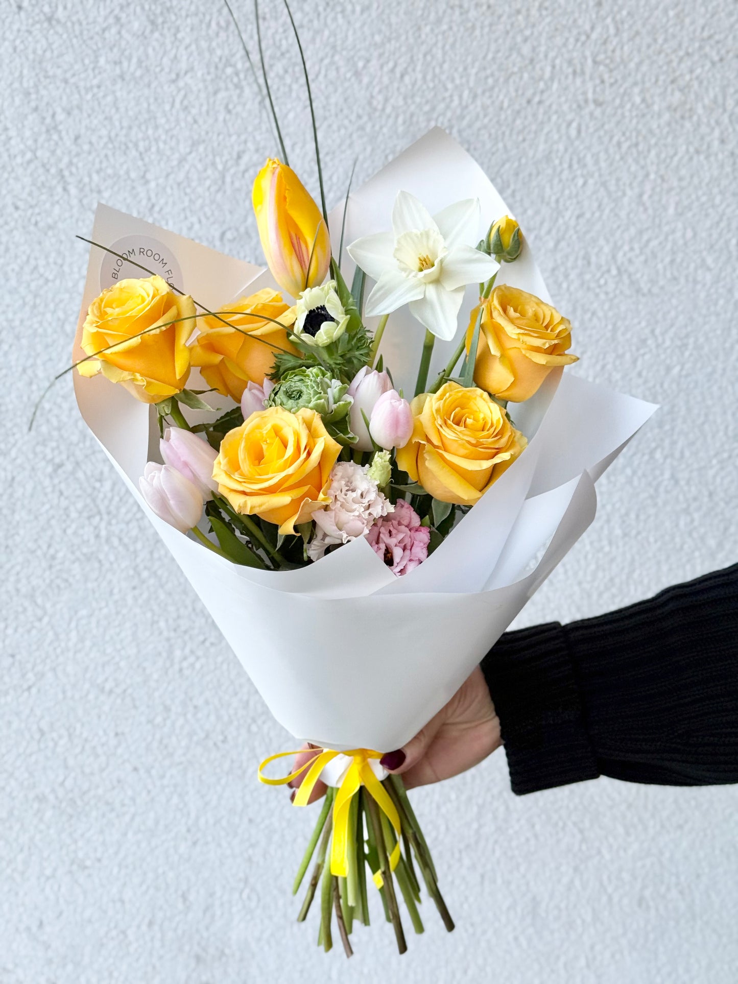 Päikese suudlused kunstkimp | Цветы "Поцелуи солнца" | "Sun kisses" Art Bouquet with yellow roses, tulips, and daffodils