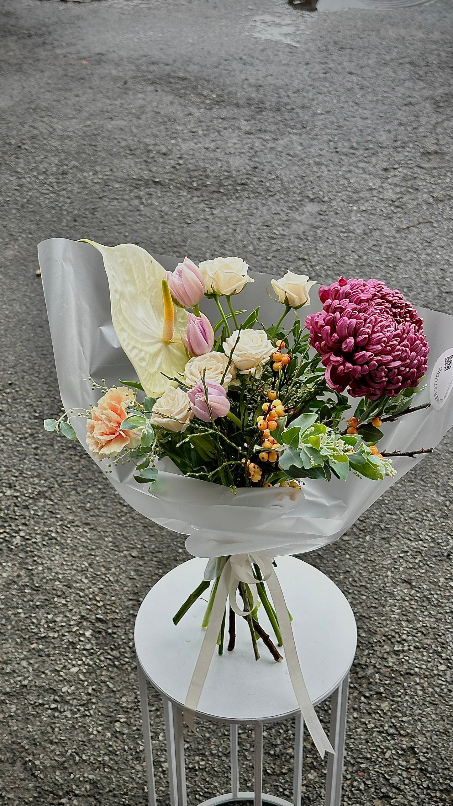 Luksuslik lillekimp roosides ja tulpides | Роскошный букет из роз и тюльпанов | Luxury bouquet featuring roses and tulips