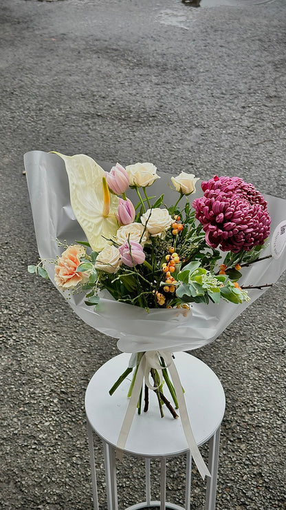 Luksuslik lillekimp roosides ja tulpides | Роскошный букет из роз и тюльпанов | Luxury bouquet featuring roses and tulips