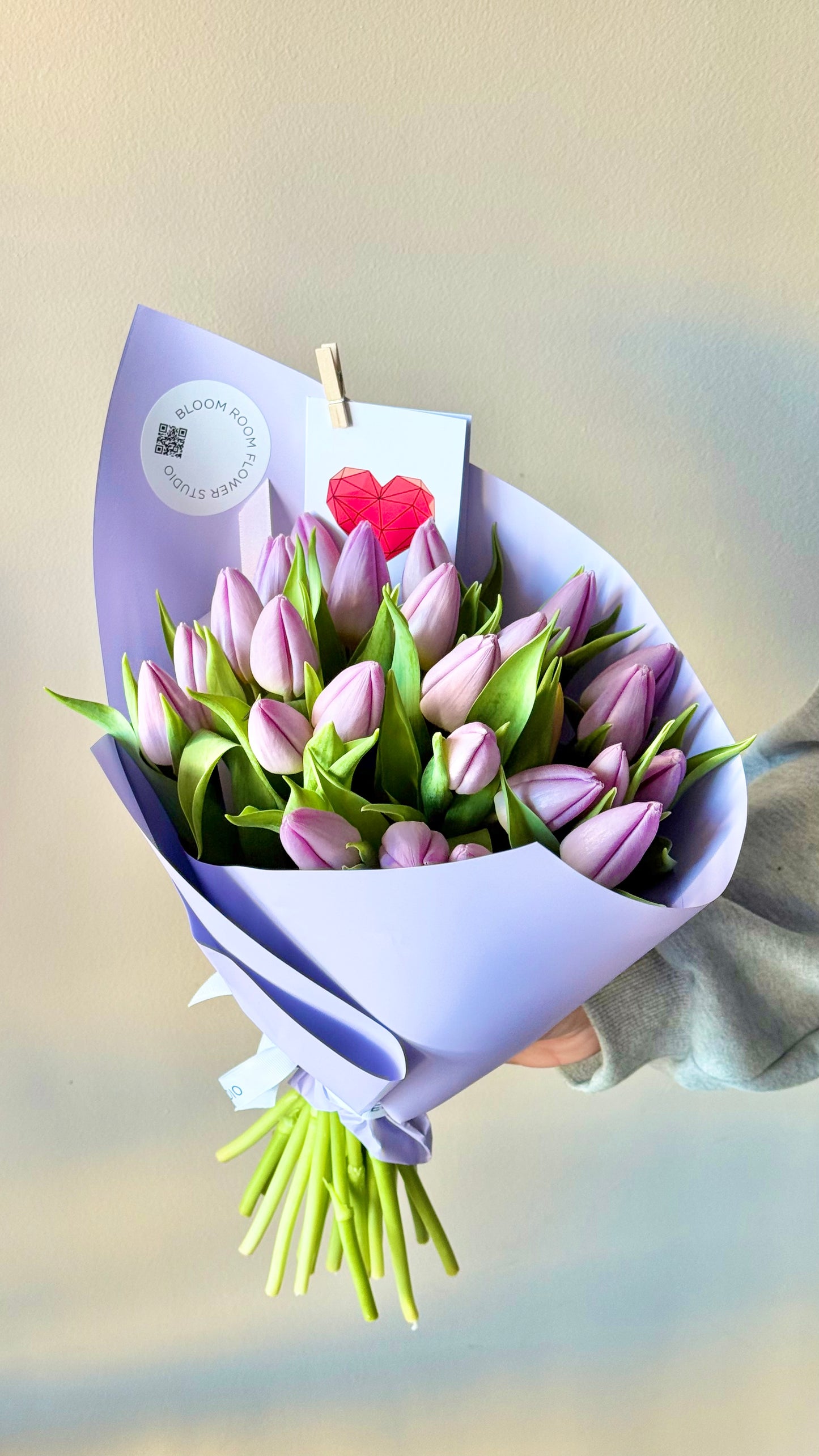 "Violet Mood" with 25 Lilac Tulips