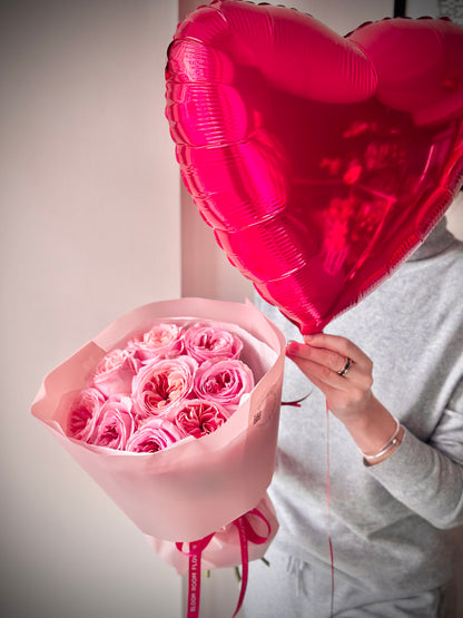 "Pink Sugar" with 9 Garden Peony Roses