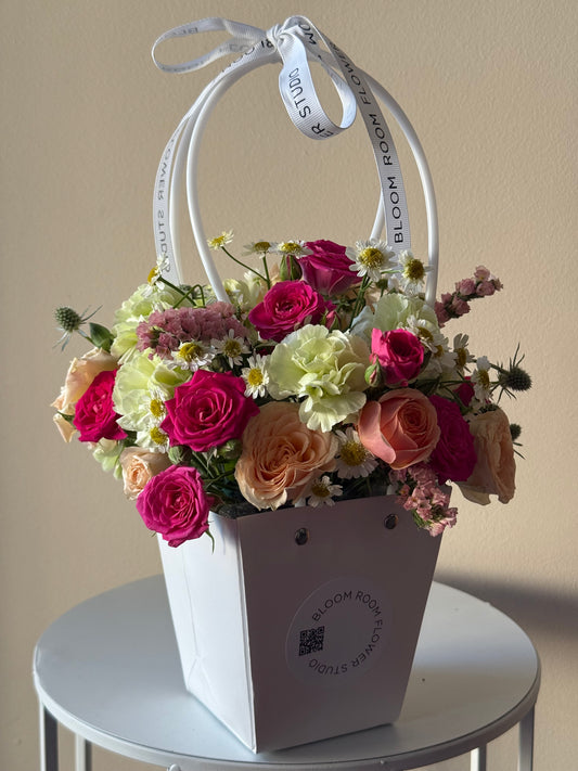 "Hold me tender" Mini Flower Bag – BloomRoom.ee, värsked lilled Tallinnas