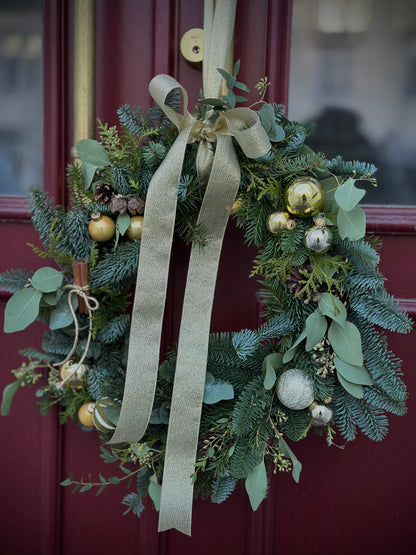 Esteetiline kuldse paelaga jõuluvana | Роскошный рождественский венок с золотой лентой | Luxurious Christmas wreath with a golden ribbon