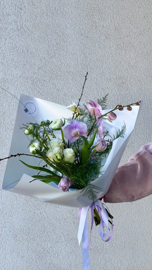 "Just to see your smile..." Art Bouquet – BloomRoom.ee, fresh flowers in Tallinn