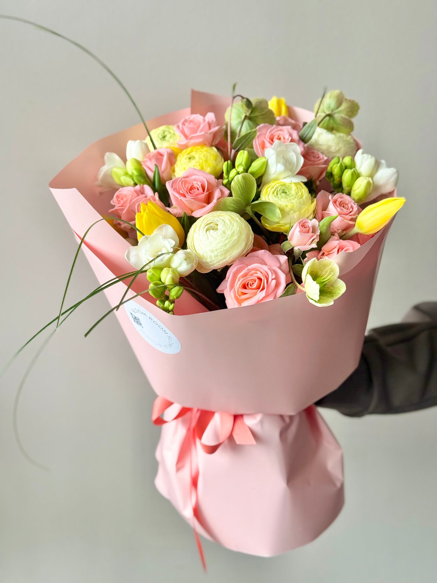 Armastus on... Grand Bouquet rooside, tulbi ja ranunkulustega | Букет "Любовь это..." с розами, тюльпанами и ранункулу | "Love is..." Grand Bouquet with roses, tulips, and ranunculus