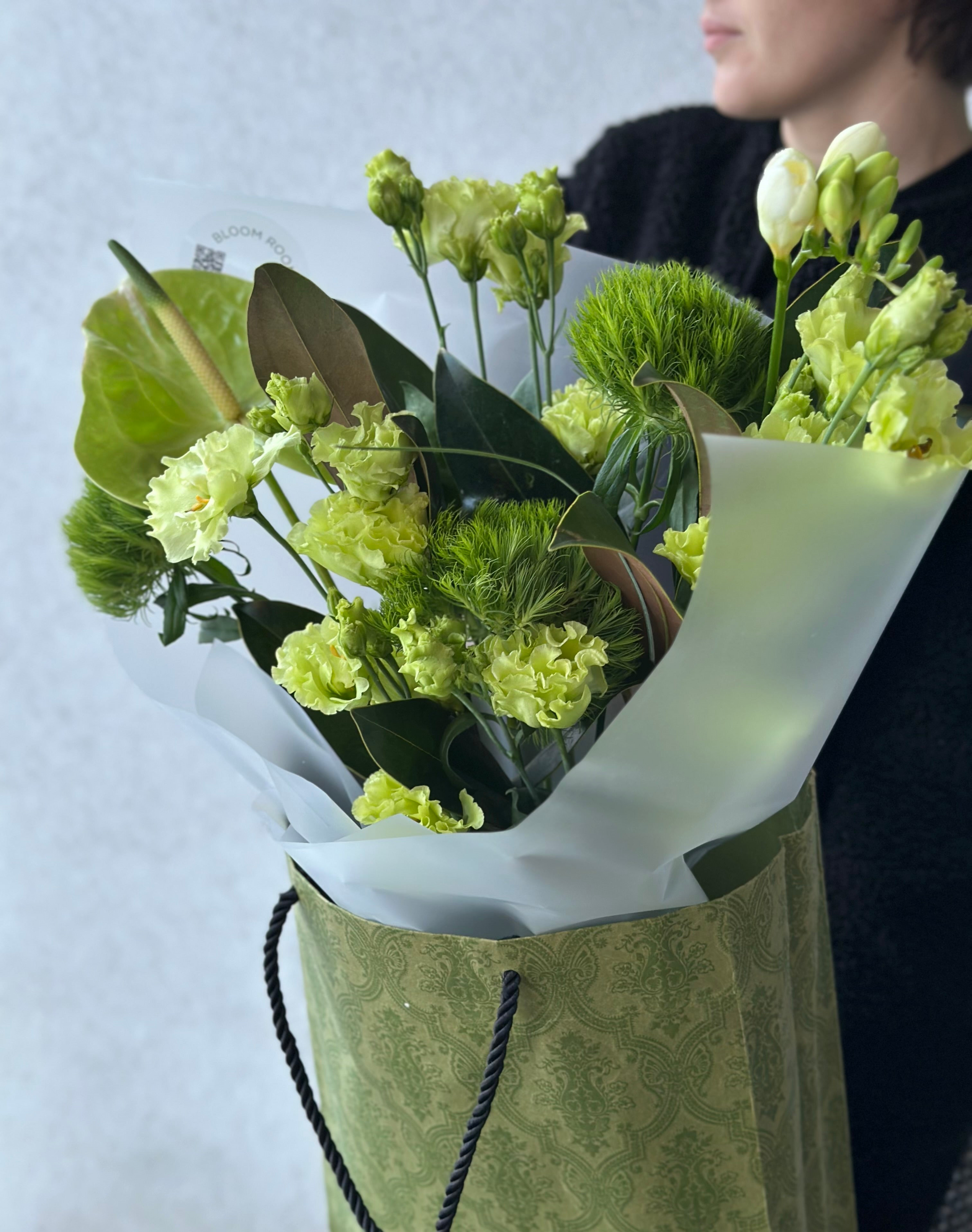 Rohelised lilled ja lehed luksuslikus lillekimpus | Роскошный букет с зелеными цветами и листьями | Luxurious bouquet with green flowers and leaves