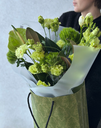 Rohelised lilled ja lehed luksuslikus lillekimpus | Роскошный букет с зелеными цветами и листьями | Luxurious bouquet with green flowers and leaves