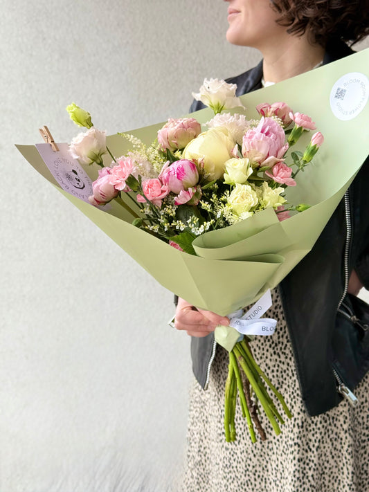 "Peony Drama” Mix Bouquet