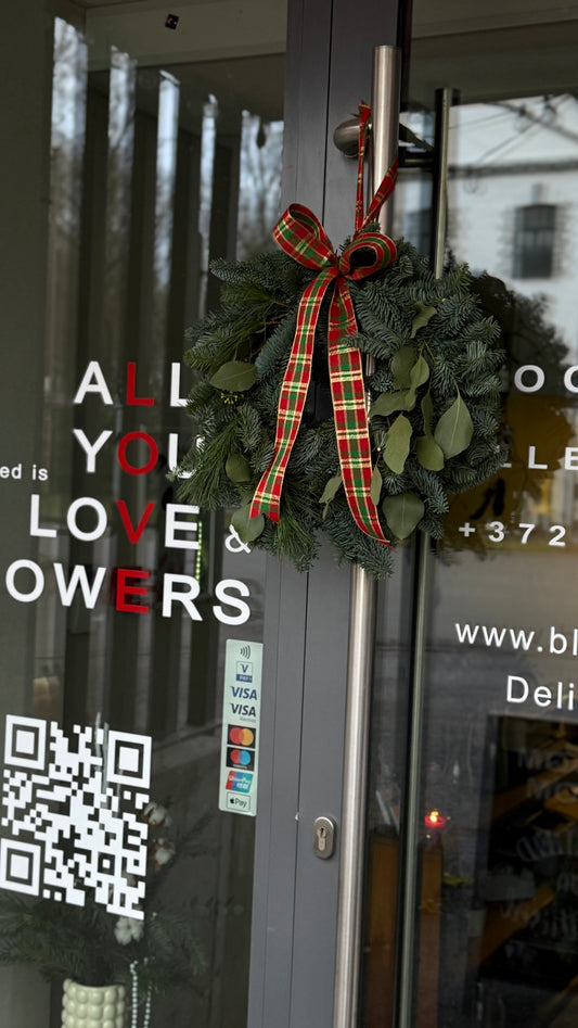 Christmas Wreath with eucalyptus – BloomRoom.ee, värsked lilled Tallinnas