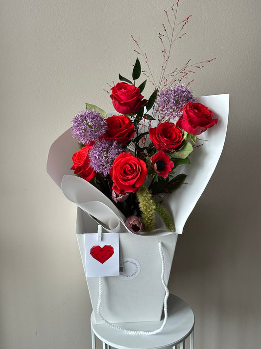 "Honey, sorry! I'm late!" Art Bouquet – BloomRoom.ee, fresh flowers in Tallinn