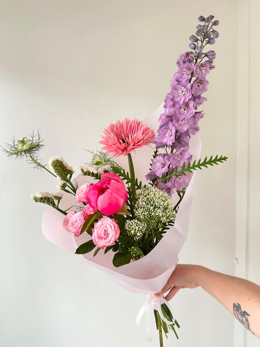"Bloom Baby Bloom" Art Bouquet – BloomRoom.ee, fresh flowers in Tallinn