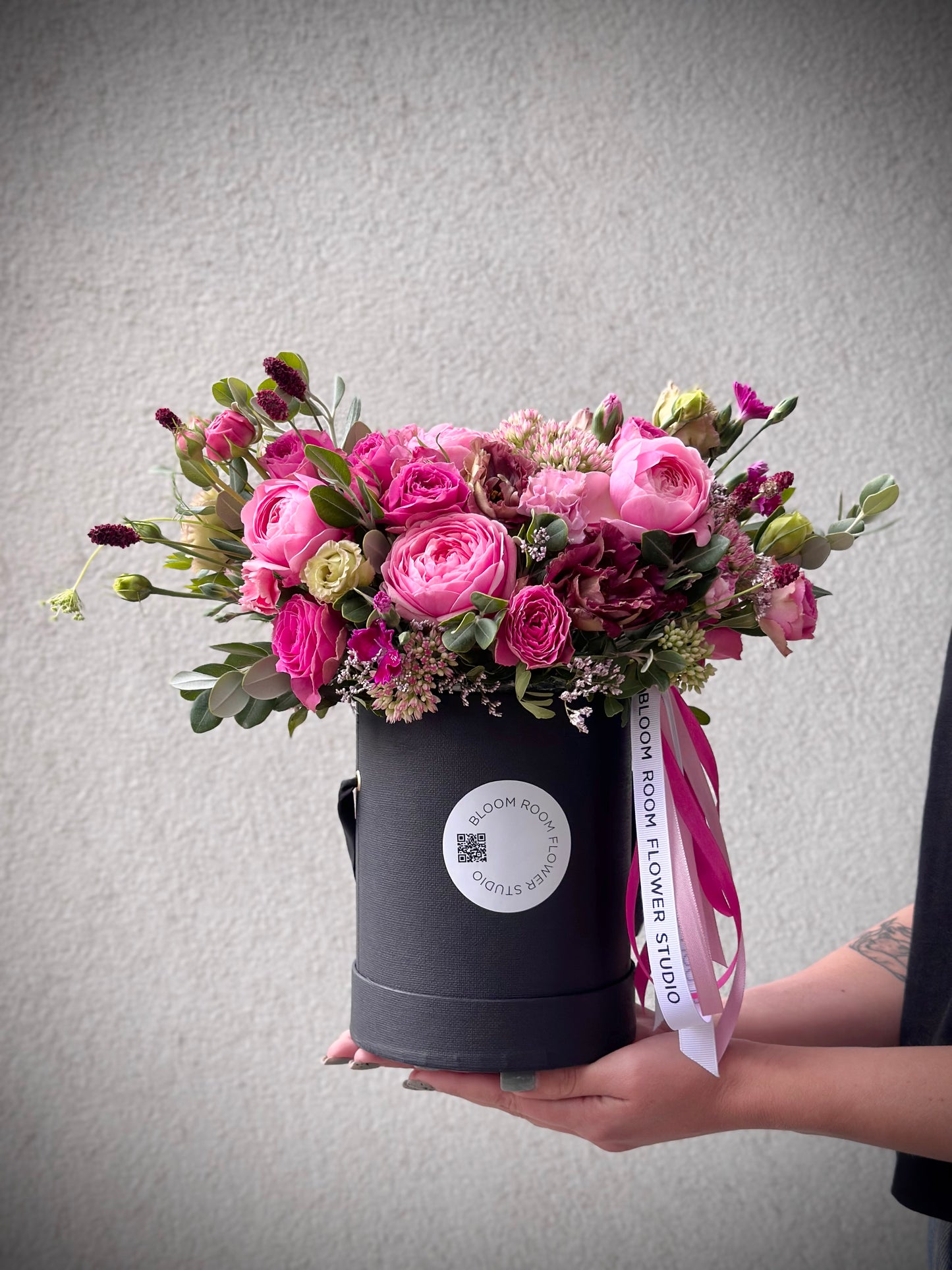 Luksuslik lillekimp roosa toonis | Роскошный букет цветов в розовых тонах | Luxury pink flower bouquet in a stylish box