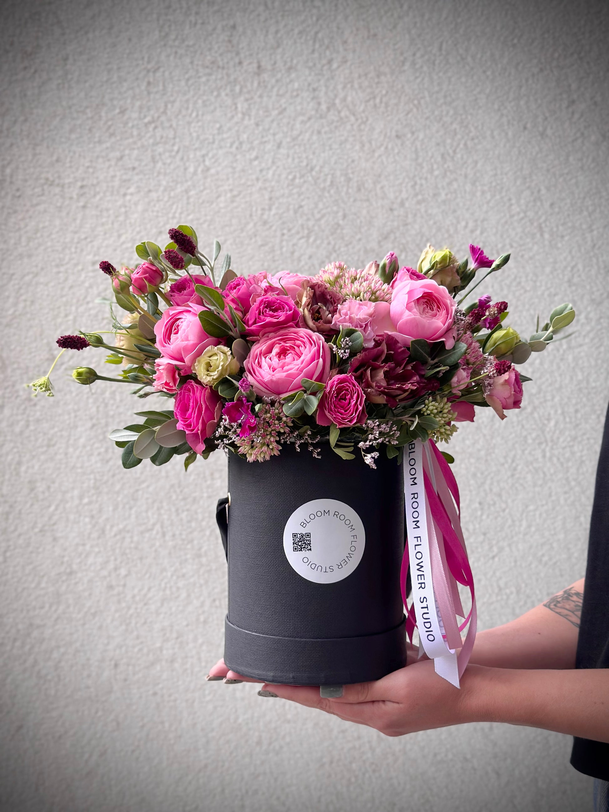 Luksuslik lillekimp roosa toonis | Роскошный букет цветов в розовых тонах | Luxury pink flower bouquet in a stylish box