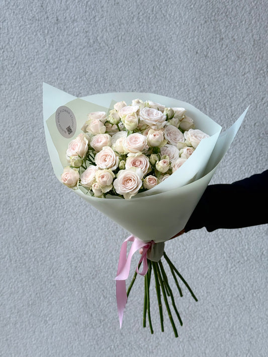 13 "Sofia" Beige Spray Roses