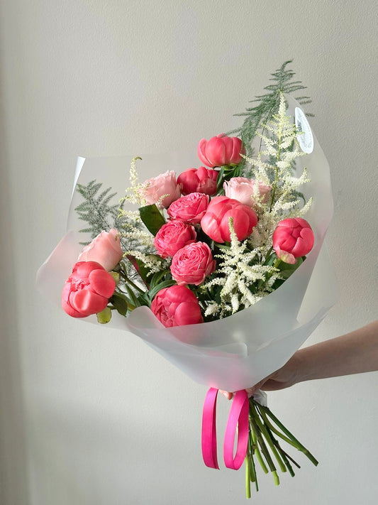"Strawberry Mix" Grand Bouquet – BloomRoom.ee, fresh flowers in Tallinn