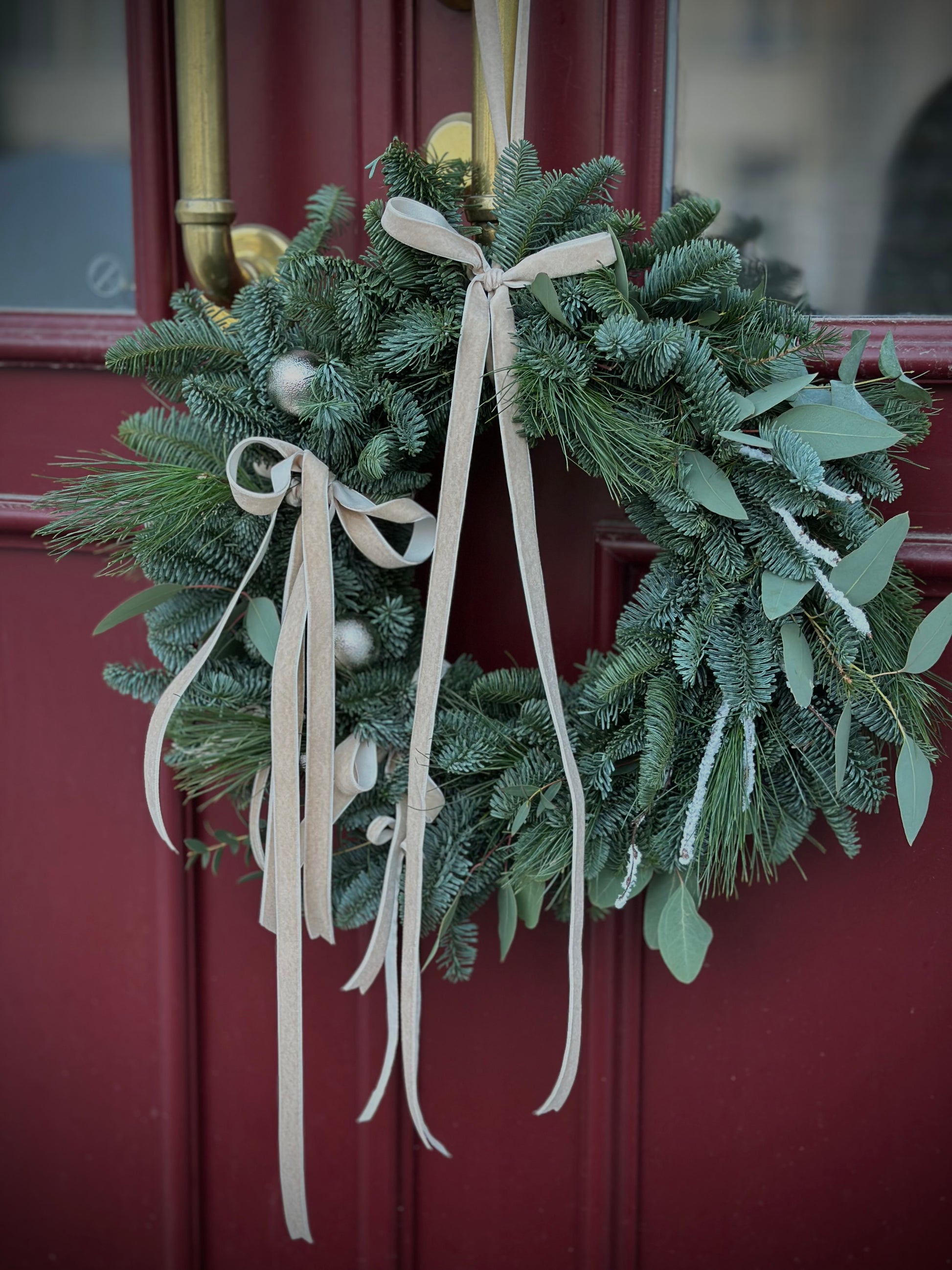 Külastajal on kaunis martsipanist pärit huulepulga puuviljasalat | Красивый венок из мягкого бархата | Beautiful velvet Christmas wreath