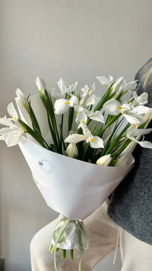 "Iris for someone special" Grand Bouquet – BloomRoom.ee, fresh flowers in Tallinn