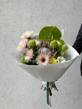 Load image into Gallery viewer, Exotic Grand Bouquet+ gift+ delivery
