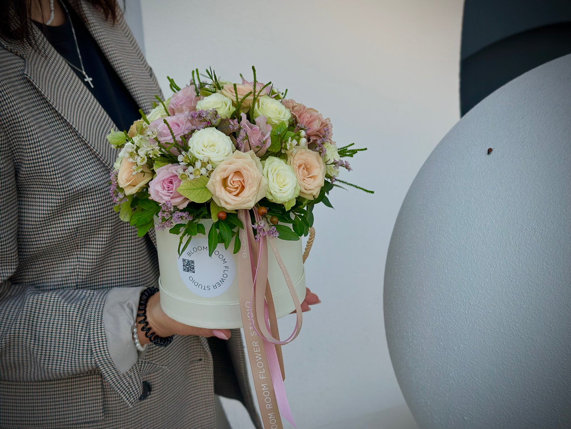 Kaunis lillekimp luksuslikus karbis | Роскошный букет цветов в коробке | Beautiful flower arrangement in a luxury box