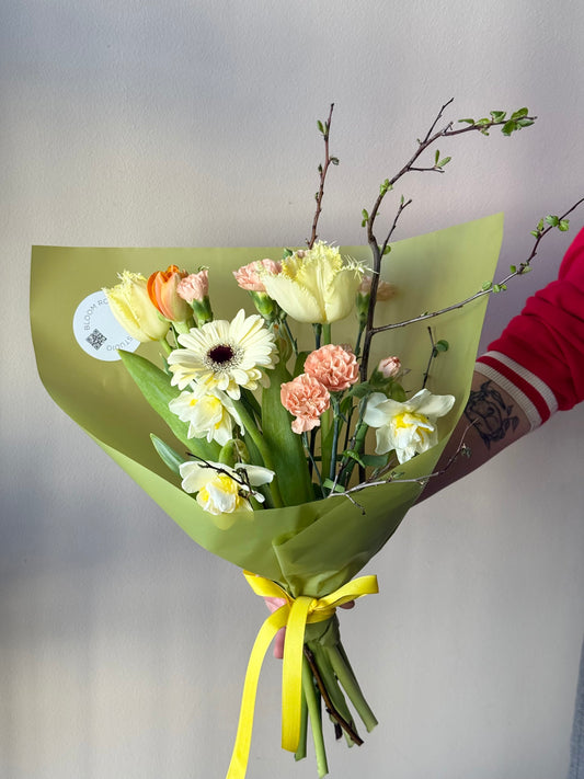 "Spring Mix" Art Bouquet – BloomRoom.ee, fresh flowers in Tallinn