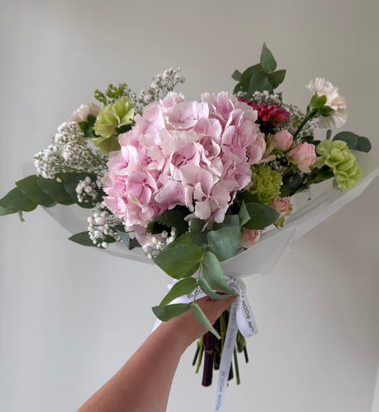 “Your majesty hydrangea 👑”  Grand Bouquet – BloomRoom.ee, fresh flowers in Tallinn