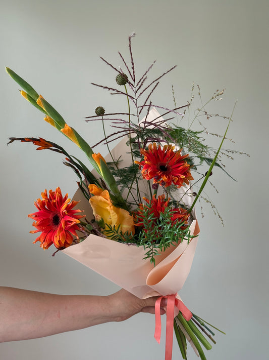 “Palette for your teacher” art bouquet – BloomRoom.ee, fresh flowers in Tallinn