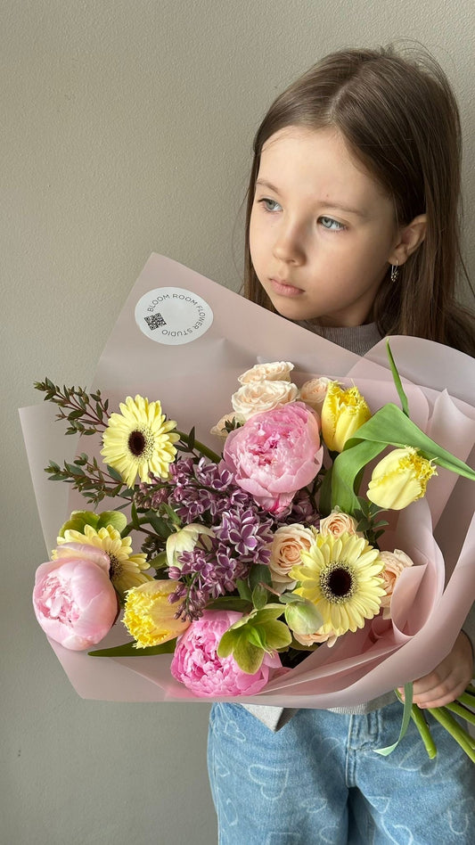 "Just to see your smile..." Art Bouquet – BloomRoom.ee, fresh flowers in Tallinn