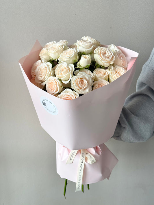 "Sofia" spray roses – BloomRoom.ee, fresh flowers in Tallinn