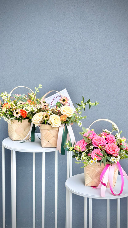 Mugavad lillekorvid rooside ja daisiatega | Цветочные корзины с розами и ромашками | Charming flower baskets with roses and daisies